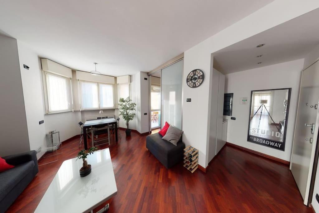 Apartment+Garage Near Novegro Exhibition/Linate Segrate Kültér fotó