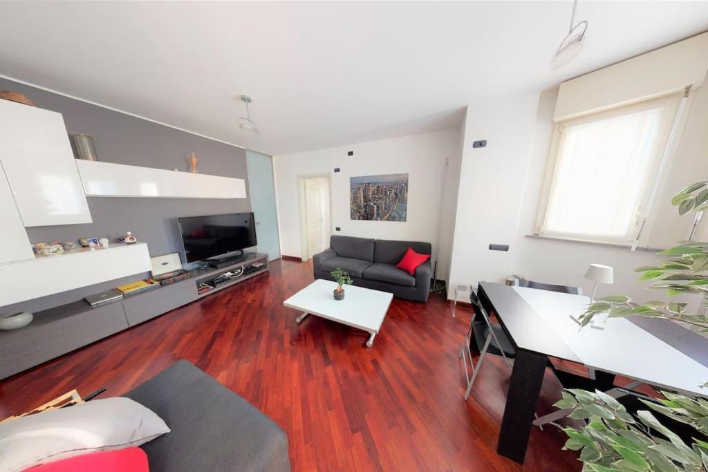 Apartment+Garage Near Novegro Exhibition/Linate Segrate Kültér fotó